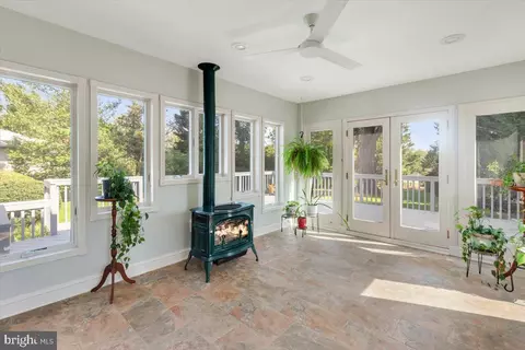 Exterior - 1433 Layman St, Mclean, VA 22101 photo 3 of 9