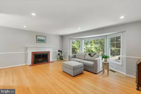Living - 1433 Layman St, Mclean, VA 22101 photo 1 of 2