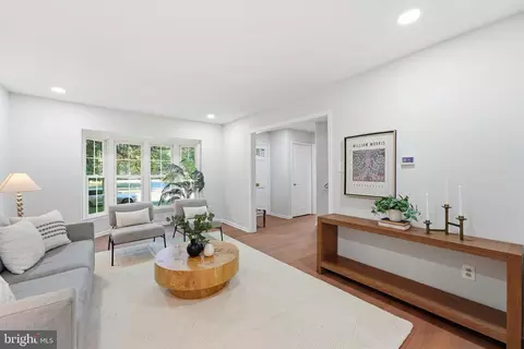 Living - 8531 Forrester Blvd, Springfield, VA 22152 photo 2 of 4