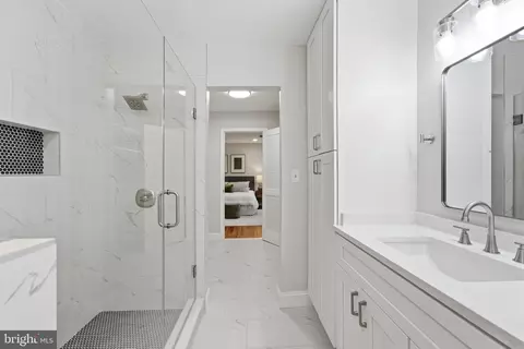 Bath - 8531 Forrester Blvd, Springfield, VA 22152 photo 1 of 4