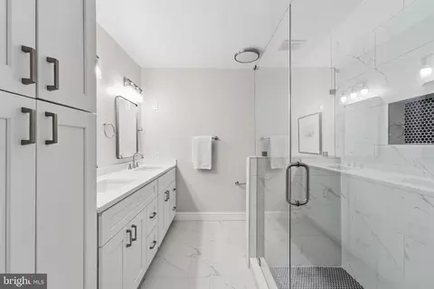 Bath - 8531 Forrester Blvd, Springfield, VA 22152 photo 2 of 4