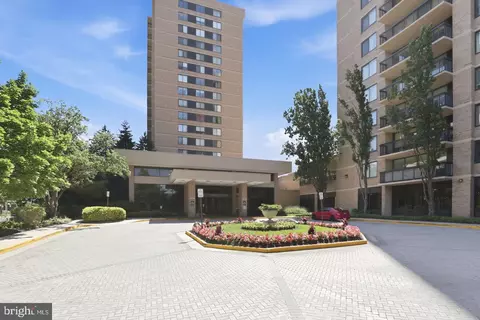 3713 S George Mason Dr #810, Falls Church, VA 22041