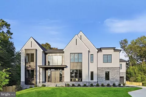 2101 Grayson Pl, Falls Church, VA 22043