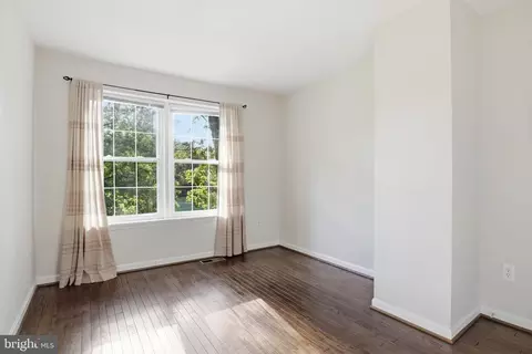 Bedroom - 2156 Golf Course Dr, Reston, VA 20191 photo 4 of 6