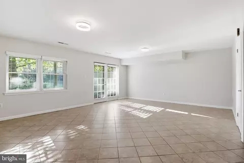 Living - 2156 Golf Course Dr, Reston, VA 20191 photo 2 of 4