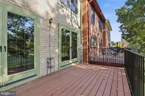 Exterior - 2156 Golf Course Dr, Reston, VA 20191 photo 3 of 4