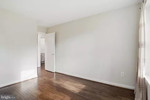 Bedroom - 2156 Golf Course Dr, Reston, VA 20191 photo 5 of 6