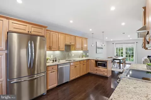 Kitchen - 2156 Golf Course Dr, Reston, VA 20191 photo 3 of 4