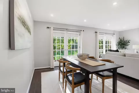 Dining - 2156 Golf Course Dr, Reston, VA 20191 photo 3 of 3