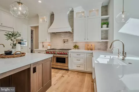 Kitchen - 7107 Sea Cliff Rd, Mclean, VA 22101 photo 3 of 6