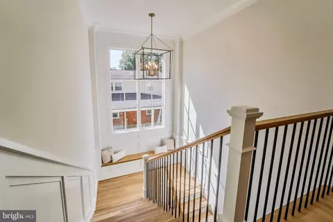 Entry Way - 7107 Sea Cliff Rd, Mclean, VA 22101 photo 6 of 9