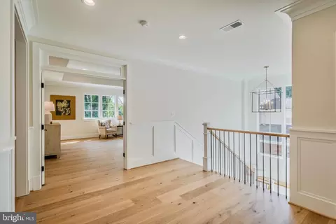 Entry Way - 7107 Sea Cliff Rd, Mclean, VA 22101 photo 7 of 9