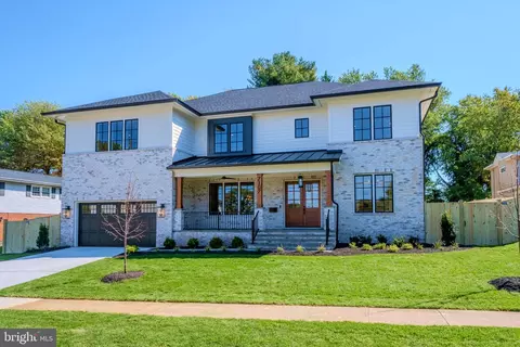 Exterior - 7107 Sea Cliff Rd, Mclean, VA 22101 photo 3 of 9