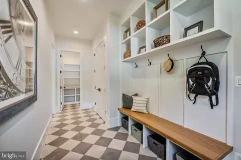 Entry Way - 7107 Sea Cliff Rd, Mclean, VA 22101 photo 5 of 9