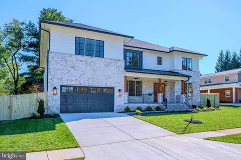 Exterior - 7107 Sea Cliff Rd, Mclean, VA 22101 photo 2 of 9