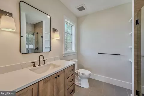 Bath - 7107 Sea Cliff Rd, Mclean, VA 22101 photo 9 of 11