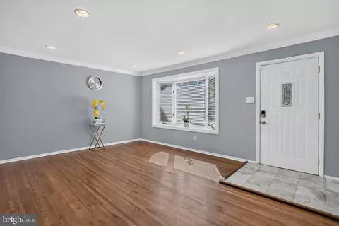 Living - 13708 Pitkin Ct, Chantilly, VA 20151 photo 1 of 4