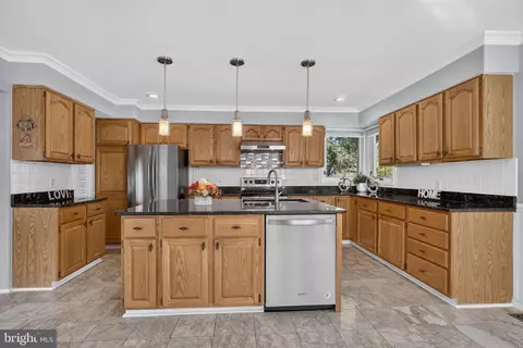 Kitchen - 13708 Pitkin Ct, Chantilly, VA 20151 photo 4 of 6