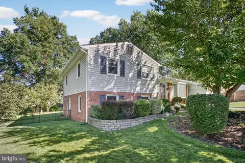 Exterior - 13708 Pitkin Ct, Chantilly, VA 20151 photo 6 of 9