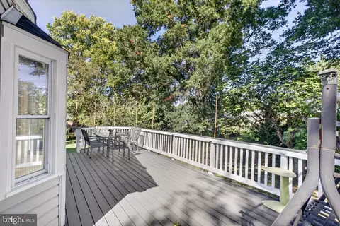 Exterior - 13708 Pitkin Ct, Chantilly, VA 20151 photo 3 of 9