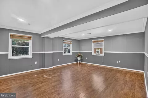 Living - 13708 Pitkin Ct, Chantilly, VA 20151 photo 4 of 4