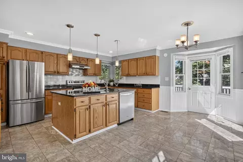 Kitchen - 13708 Pitkin Ct, Chantilly, VA 20151 photo 5 of 6