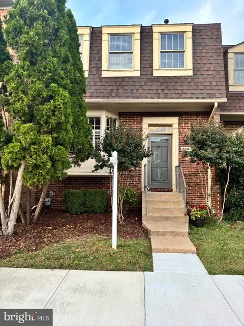8258 Cedar Landing Ct, Alexandria, VA 22306