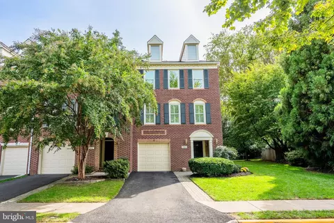 6850 Mclean Province Cir, Falls Church, VA 22043