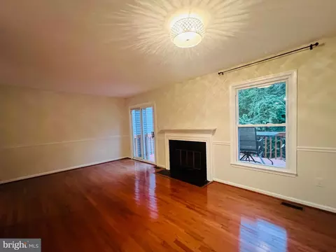 Living - 6279 Kerrydale Dr, Springfield, VA 22152 photo 1 of 3