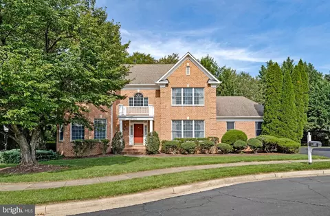 603 Carters Glen Ct SW, Vienna, VA 22180