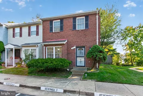 7623 Lee Landing Dr, Falls Church, VA 22043