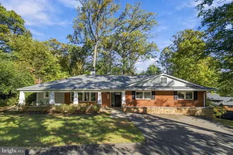 3412 Barger Dr, Falls Church, VA 22044