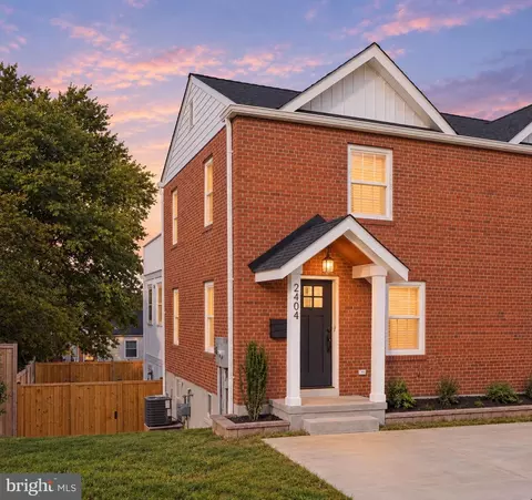 2404 Riverview Ter, Alexandria, VA 22303