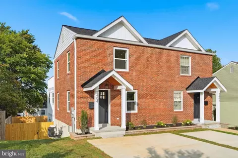 2404 Riverview Ter, Alexandria, VA 22303