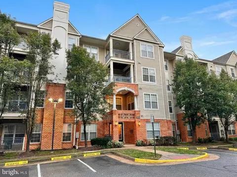 3015 Nicosh Cir #2108, Falls Church, VA 22042