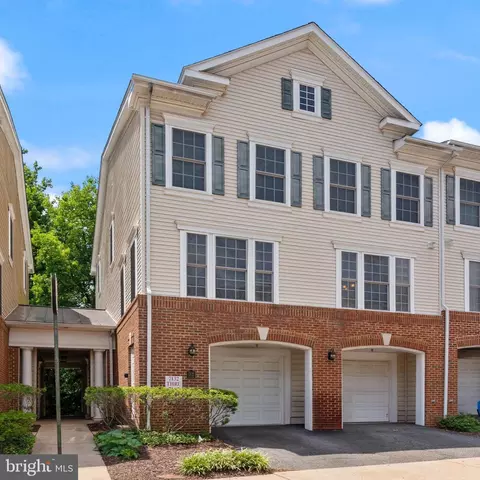 7134 Huntley Creek Pl #71B, Alexandria, VA 22306