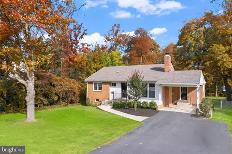 6620 Kerns Rd, Falls Church, VA 22042