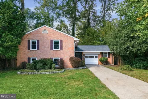 8706 Braeburn Dr, Annandale, VA 22003