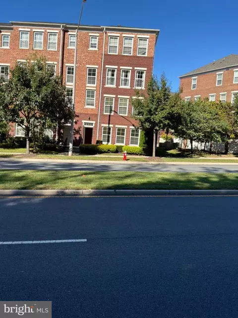 3022 Rittenhouse Cir #35, Fairfax, VA 22031
