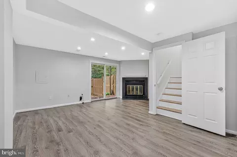 Living - 11034 Granby Ct, Reston, VA 20191 photo 2 of 3