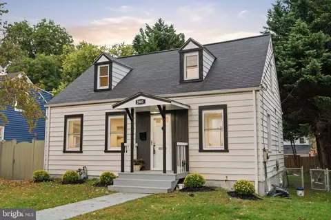 2803 Greenway Blvd, Falls Church, VA 22042