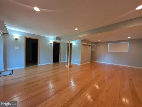 Living - 6020 Trailside Dr, Springfield, VA 22150 photo 4 of 4