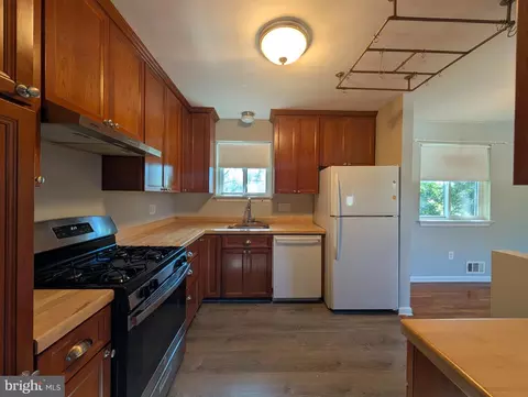Kitchen - 6020 Trailside Dr, Springfield, VA 22150 photo 1 of 1