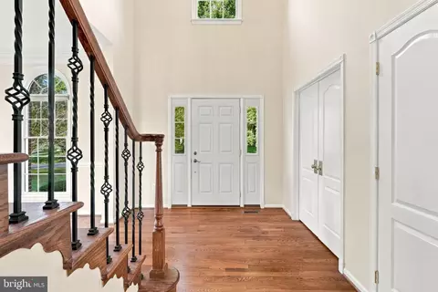 Entry Way - 1317 Dasher Ln, Reston, VA 20190 photo 3 of 5