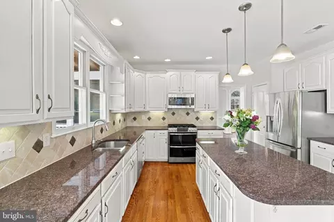 Kitchen - 1317 Dasher Ln, Reston, VA 20190 photo 3 of 5