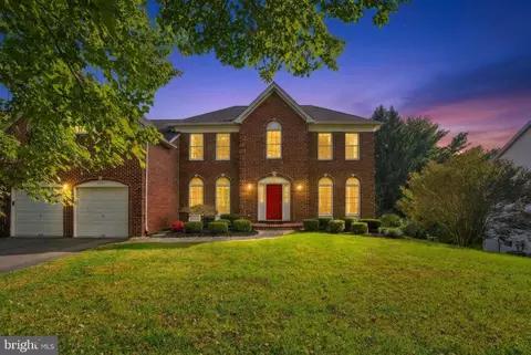 Exterior - 1317 Dasher Ln, Reston, VA 20190 photo 2 of 10