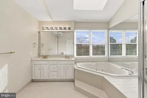 Bath - 1317 Dasher Ln, Reston, VA 20190 photo 1 of 2