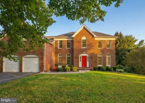 Exterior - 1317 Dasher Ln, Reston, VA 20190 photo 4 of 10
