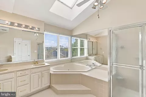 Bath - 1317 Dasher Ln, Reston, VA 20190 photo 2 of 2