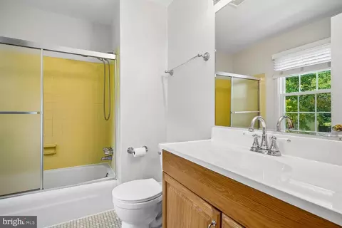 Bath - 7777 Euclid Way, Springfield, VA 22153 photo 2 of 3